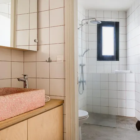 Charming Loft House With Garden In Old Vakantiehuis *