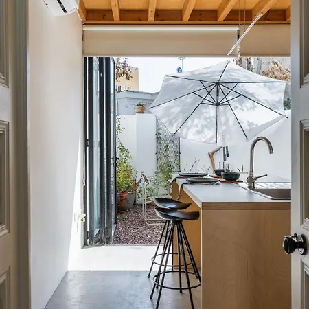 Vakantiehuis Charming Loft House With Garden In Old *