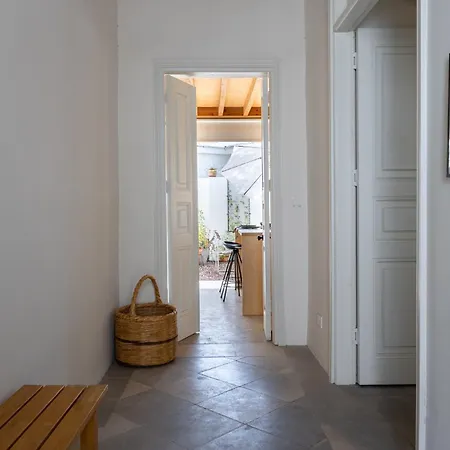 Charming Loft House With Garden In Old Дом отдыха