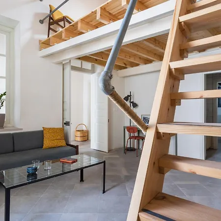 Casa vacanze Charming Loft House With Garden In Old