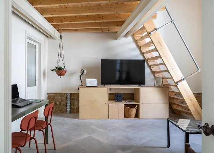 Charming Loft House With Garden In Old Дом отдыха Никосия