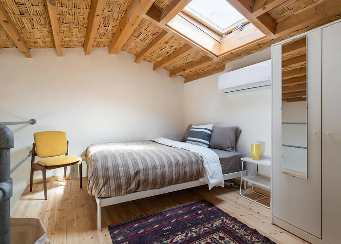 Charming Loft House With Garden In Old