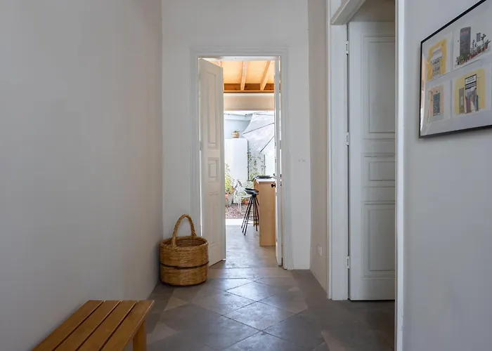 Charming Loft House With Garden In Old Дом отдыха